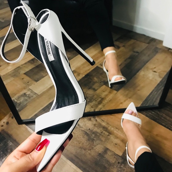 White heels - Picture 2 of 7